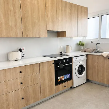 & Sea - 402 Modern 2br In *