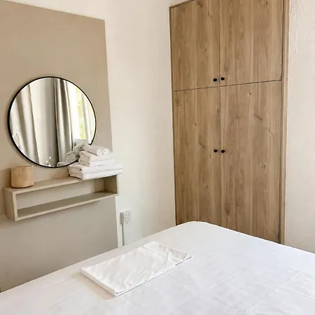& Sea - 402 Modern 2br In פאפוס